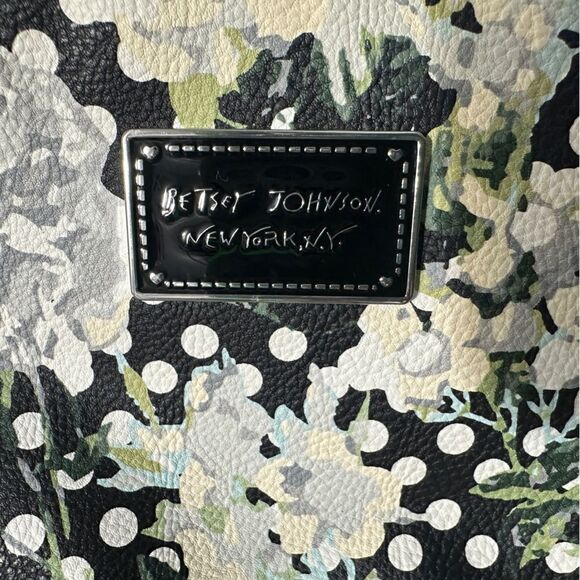 Betsey Johnson New York Polka Dot Wristlet Clutch With Silver Hardware Zip Close - Picture 3 of 8
